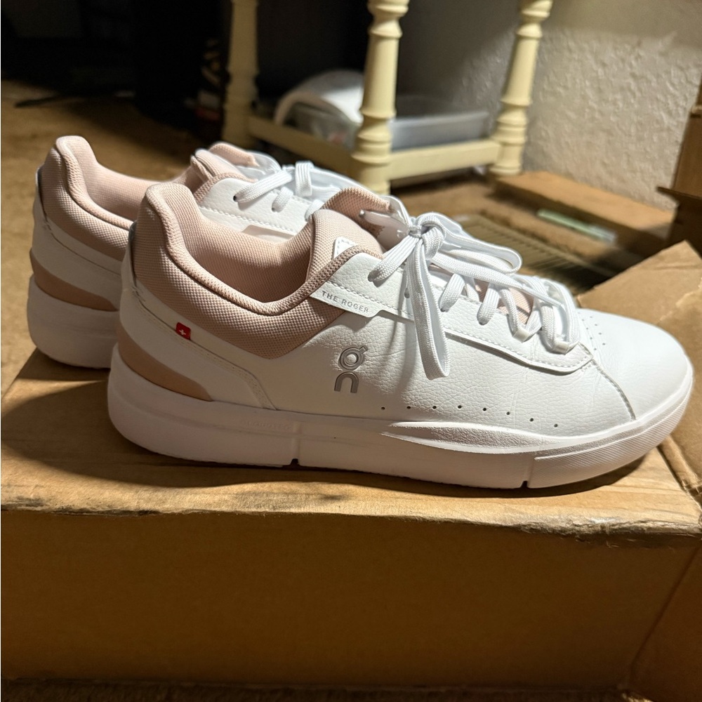On Cloud On the Roger waterproof - sz10 VGUC